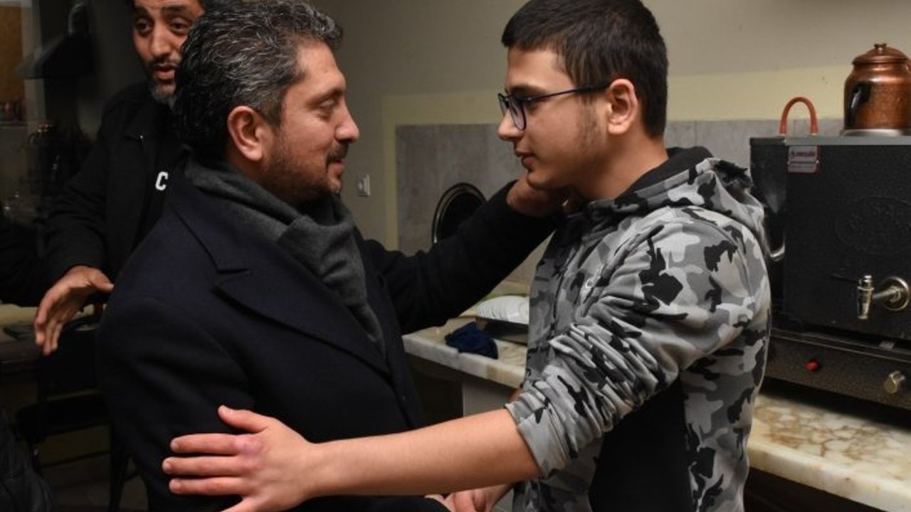 YOMRA’DA GENÇLER “ABDÜLKADİR ABİ" DİYOR!