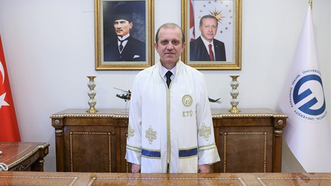 REKTÖR ÇUVALCI’DAN 10 KASIM ATATÜRK'Ü ANMA GÜNÜ MESAJI