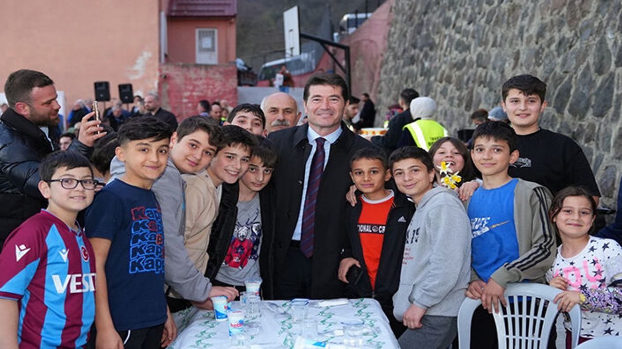 BAŞKAN KAYA: “BAYRAM, BÜTÜN ÇOCUKLARIMIZIN YÜZÜ GÜLÜYORSA BAYRAMDIR”