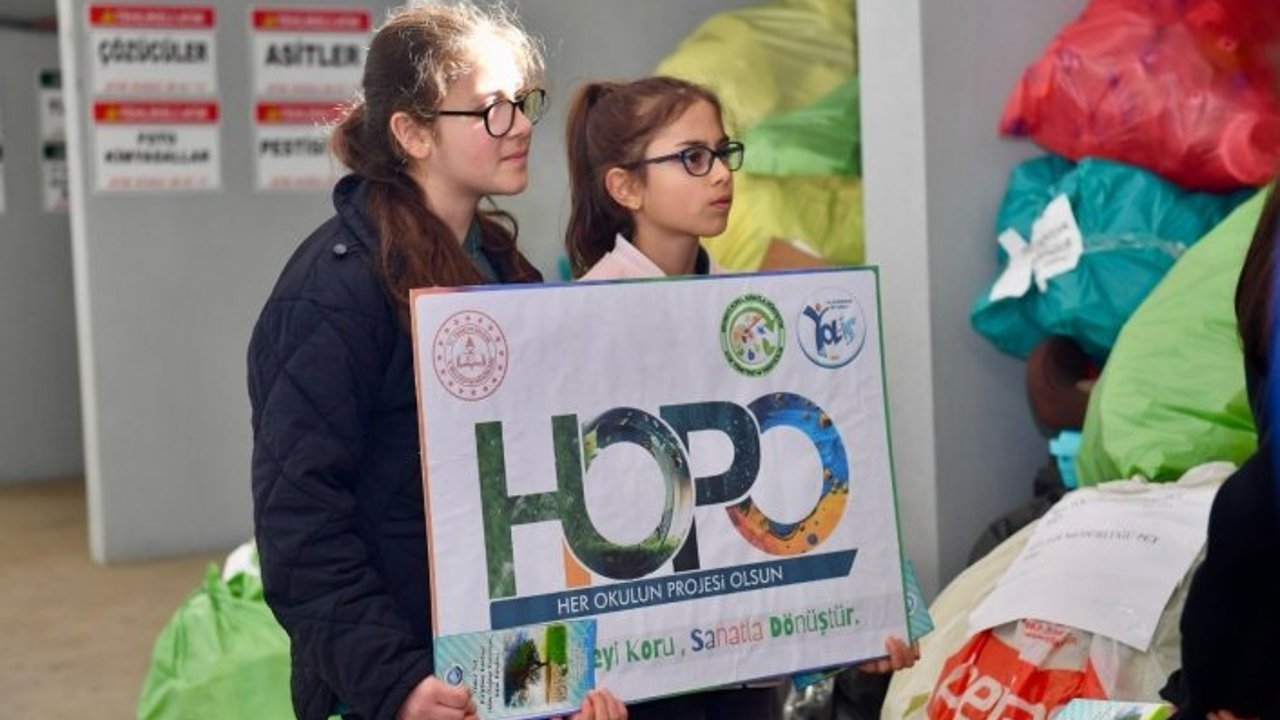 SIFIR ATIK BİLİNCİ ÖĞRENCİLERİN ZİHİNLERİNE İŞLENİYOR