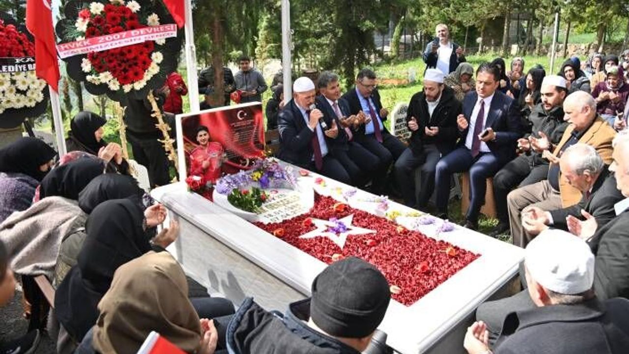 TÜRK YILDIZLARI TRABZON’DA ŞEHİT PİLOT BURAK GENÇCELEP ANISINA UÇACAK