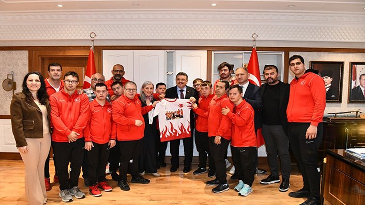 DOWN SENDROMLU MİLLİ SPORCULARA DESTEK