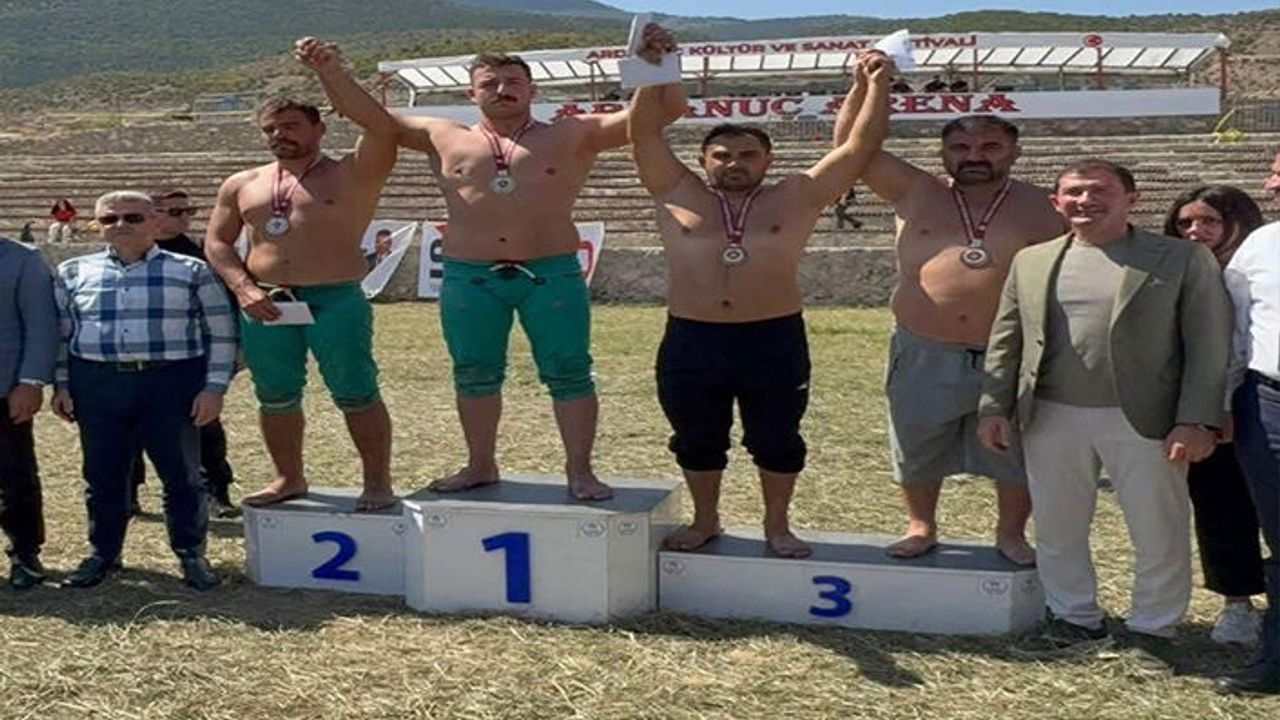SÜRMENELİ SPORCU ENES SOYER ŞAMPİYON OLDU 