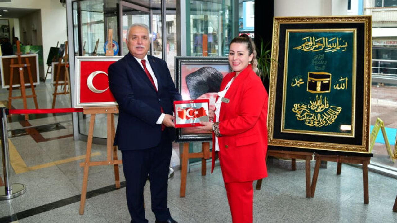 “100+2 ŞEHİRLERARASI RESİM SERGİSİ” BEĞENİ TOPLADI