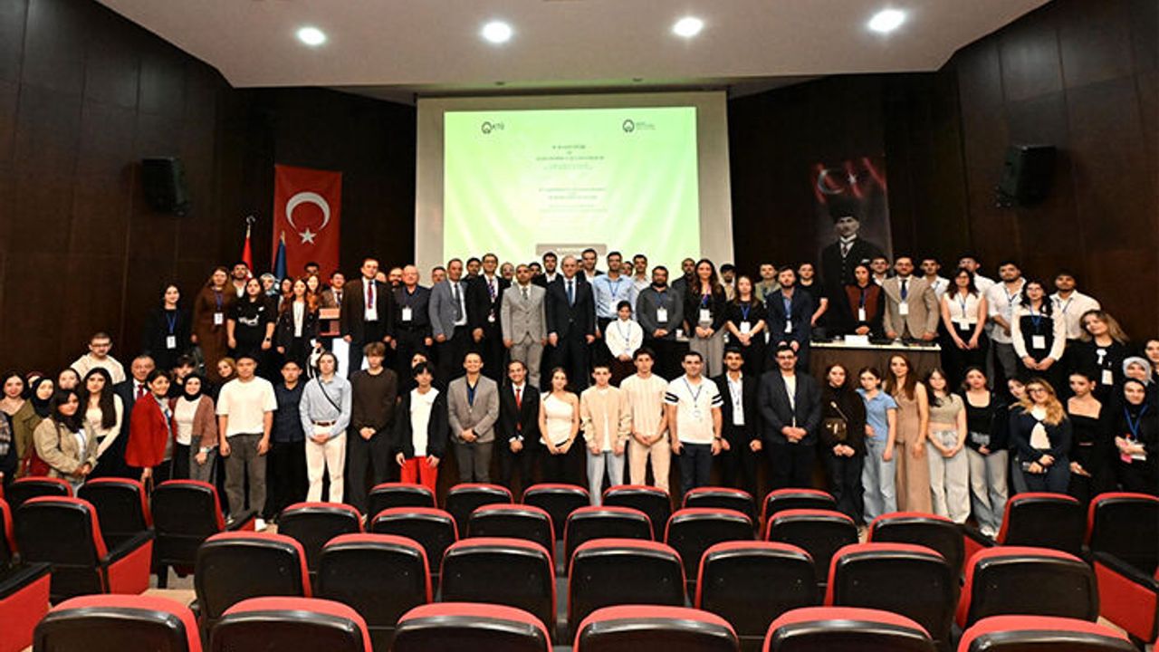 8. SİYASET BİLİMİ VE ULUSLARARASI İLİŞKİLER KONGRESİ BAŞLADI
