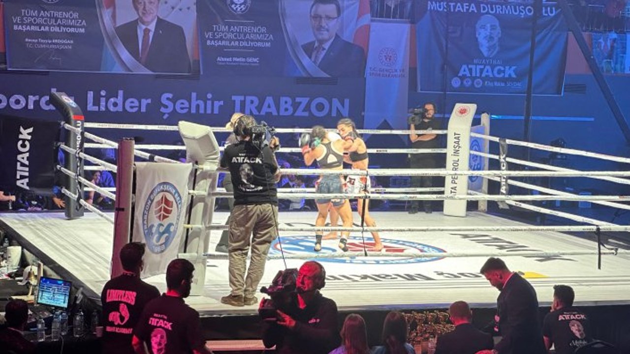 EFSANE ANTRENÖR DURMUŞOĞLU ANISINA UNUTULMAZ GECE