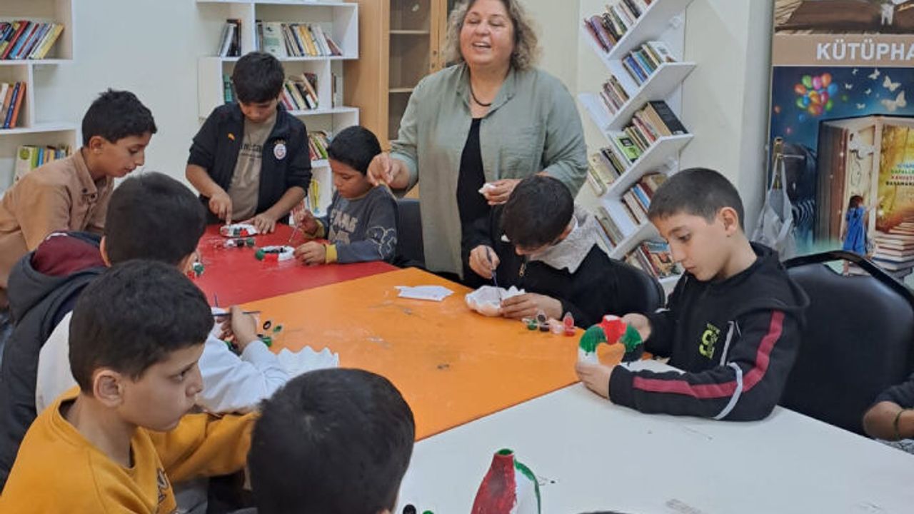 GAZZE'DE HAYALLERİ YOK EDİLEN ÇOCUKLARIN SESİ İÇİN BOYADILAR