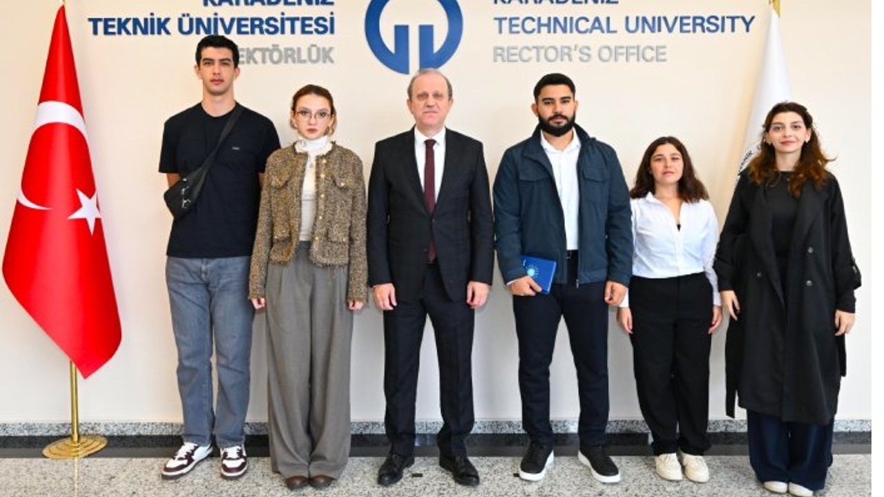 KTÜ TÜRK DÜNYASI GENÇLİK TOPLULUĞU’NDAN REKTÖR ÇUVALCI’YA ZİYARET