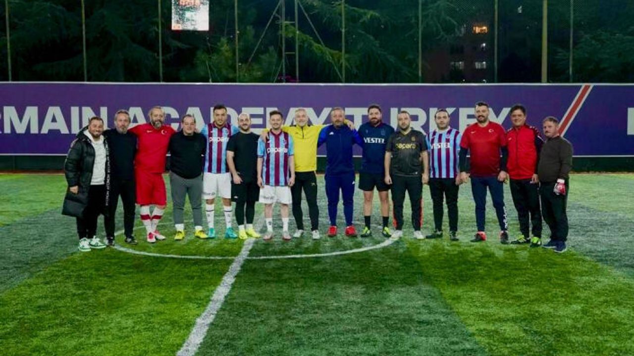 HAMİ MANDIRALI VE BURAK YETER SAHADA