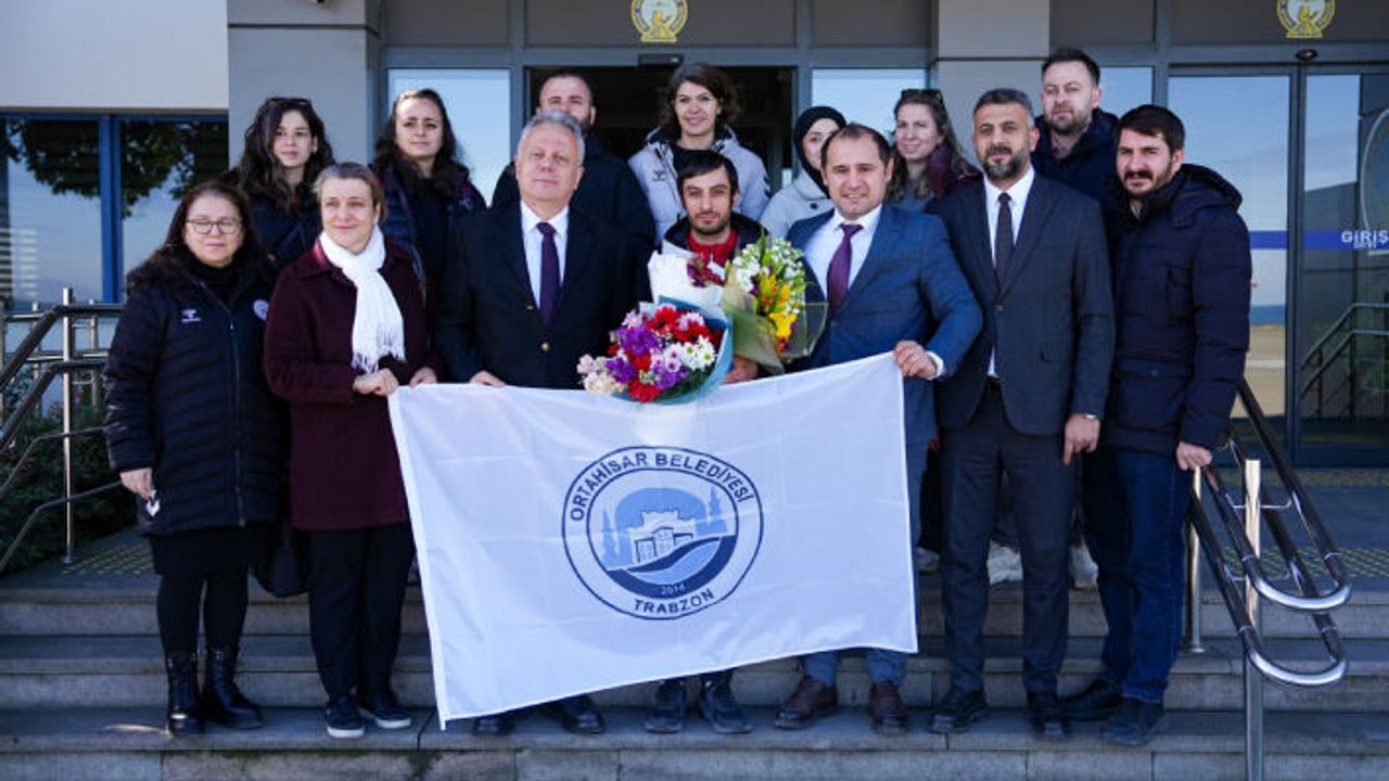  AVRUPA ŞAMPİYONU BUĞRA SELİMZADE’Yİ HAVALİMANINDA KARŞILADILAR 