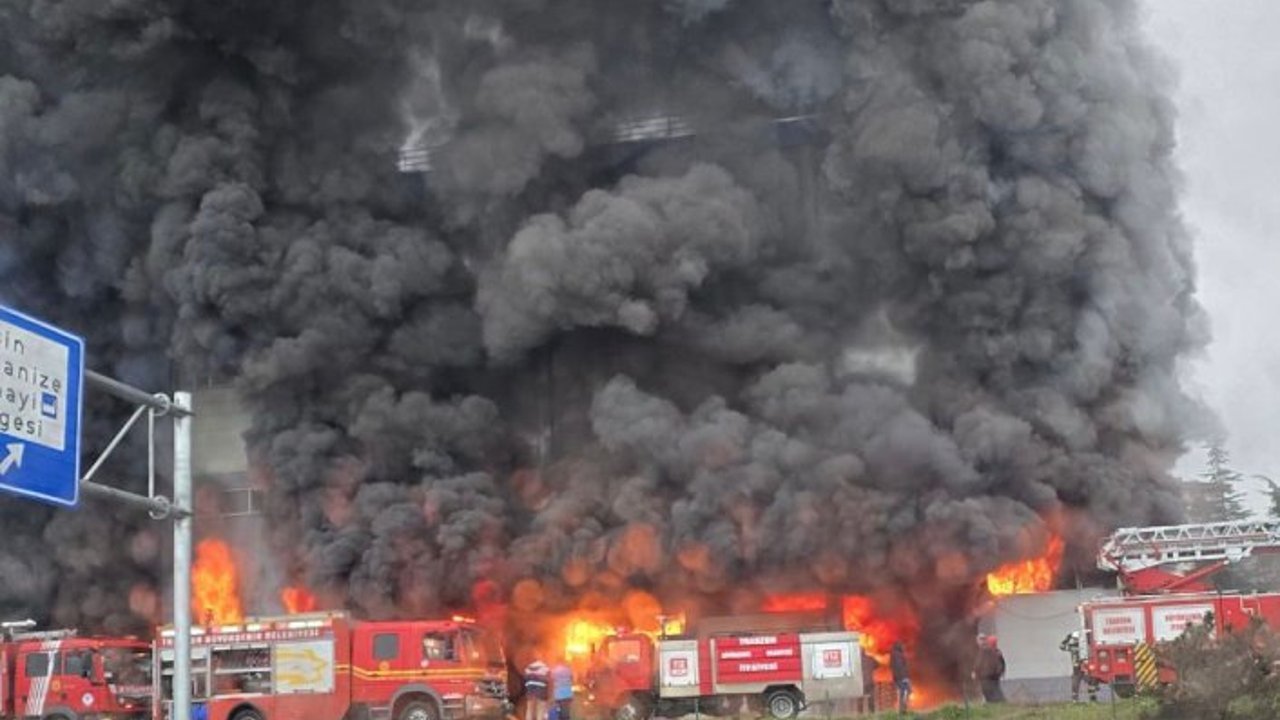  FINDIK FABRİKASINDA YANGIN ÇIKTI