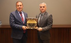 BAŞKAN BIYIK’TAN TDTM YÖNETİMİNE TEŞEKKÜR PLAKETİ