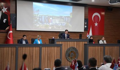 “BU ŞEHİRDE YAPILAN ETKİNLİKLER, YEREL YÖNETİMLER YOK SAYILARAK OLMAZ”