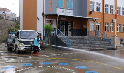 BAŞKAN KAYA: “OKUL BAHÇELERİNİ PIRIL PIRIL HALE GETİRİYORUZ”