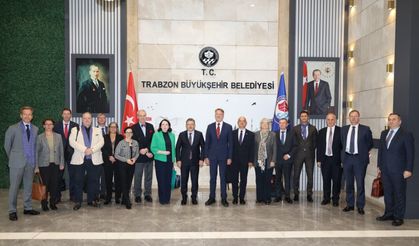 BAŞKAN GENÇ, TRABZON’UN POTANSİYELİNİ BÜYÜKELÇİLERE ANLATTI.