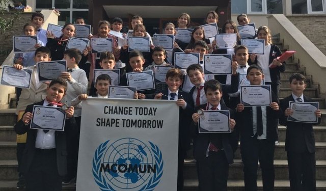 ÖĞRENCİLER DÜNYA SORUNLARINA ÇÖZÜM ARADI