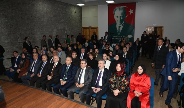 HÜSEYİN KAZAZ KÜLTÜR MERKEZİ “MUHACİRLİK” OYUNU İLE AÇILDI