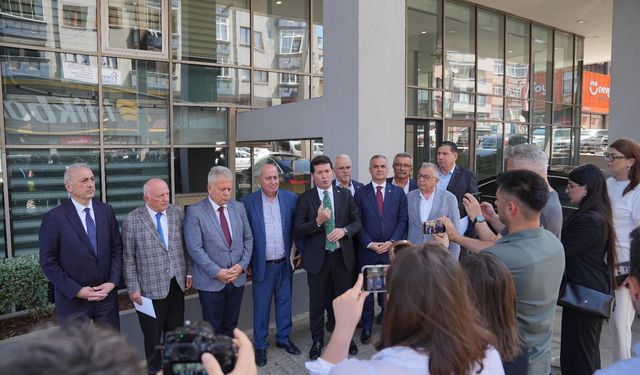 CHP GRUBU BÜYÜKŞEHİR MECLİSİ TERK ETTİ