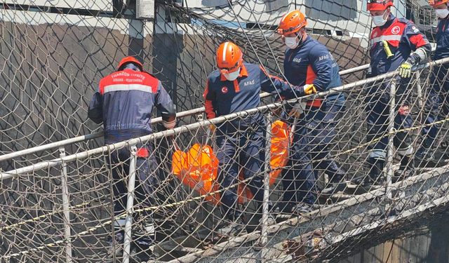 GEMİ TRABZON'A GELDİ, İTFAİYE VE AFAD HAREKETE GEÇTİ