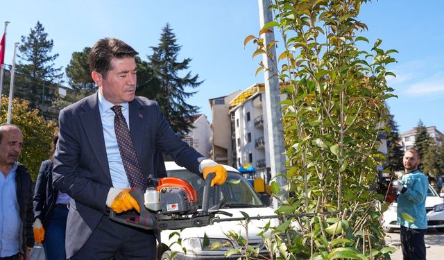 ‘DAHA FERAH BİR ORTAHİSAR’ İÇİN PARK VE YEŞİL ALANLARDA YOĞUN MESAİ