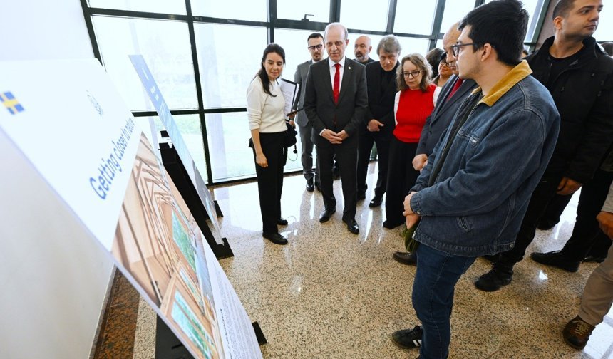 KTÜ’DE AHŞAP YAŞAM TEMALI SERGİ ZİYARETE AÇILDI