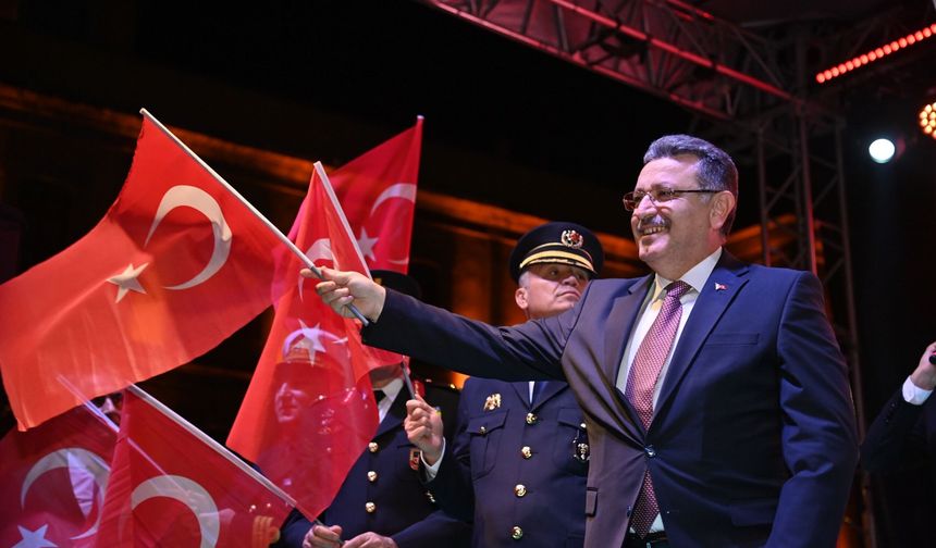 "19 MAYIS, KURTULUŞ MEŞALESİNİN YAKILDIĞI GÜNDÜR"