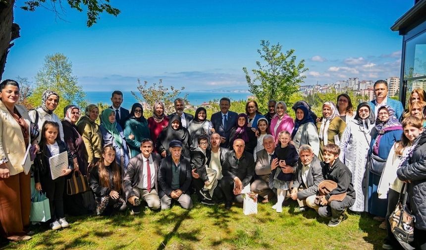 ANNELER GÜNÜ’NDE ŞEHİT ANNELERİNİ YALNIZ BIRAKMADI