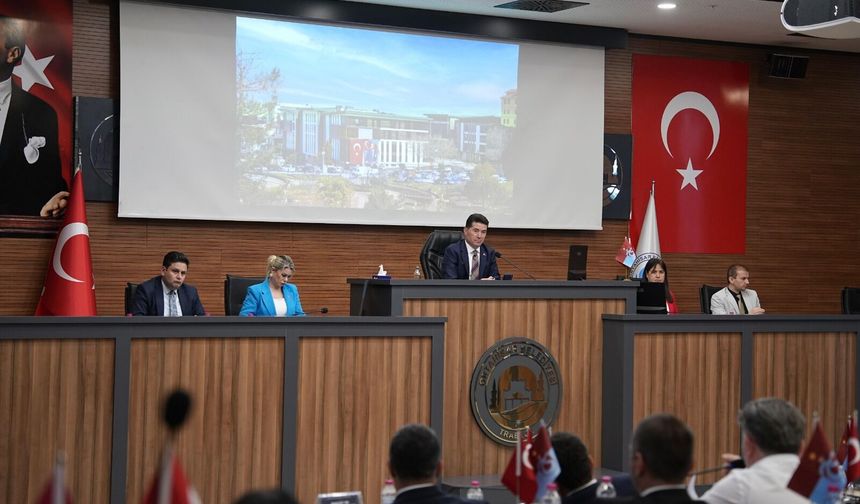 “BU ŞEHİRDE YAPILAN ETKİNLİKLER, YEREL YÖNETİMLER YOK SAYILARAK OLMAZ”