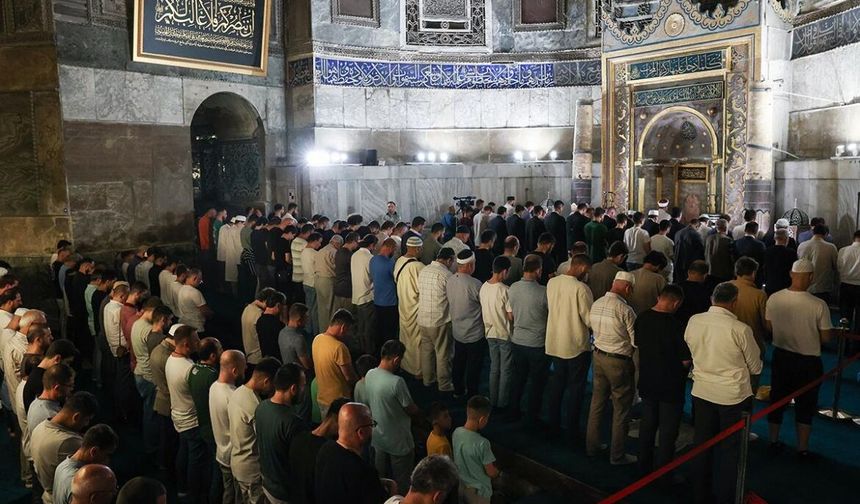 DİNDEN UZAKLAŞAN GEÇLİK Mİ,DİNDEN UZAKLAŞTIRILAN GENÇLİK Mİ?