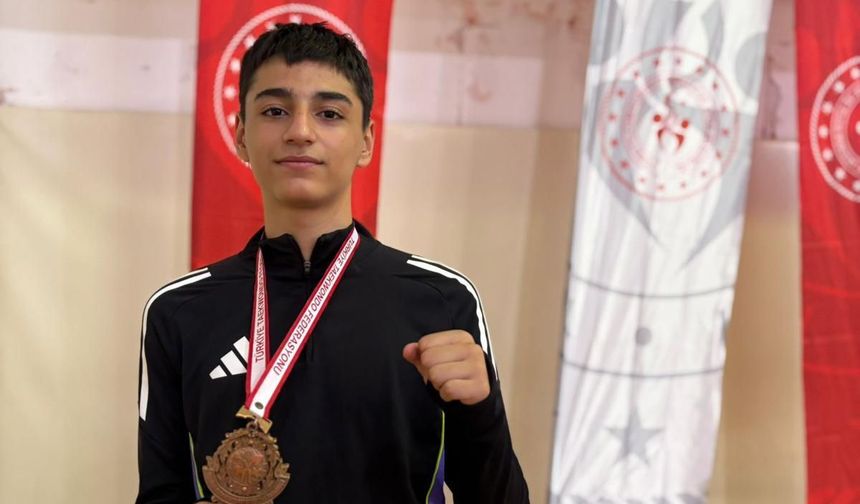 BÜYÜKŞEHİR’İN SPORCULARINDAN ÇANAKKALE’DE GURURLANDIRAN BAŞARI