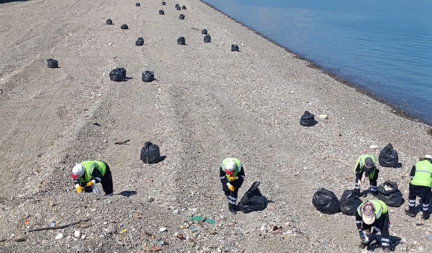 BÜYÜKŞEHİR EKİPLERİNDEN TEMİZ BİR ÇEVRE İÇİN YOĞUN ÇALIŞMA