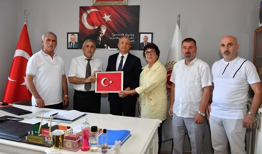 TRABZON İL EMNİYET MÜDÜRÜ ALİ LOĞOĞLU'NDAN POLİS EMEKLİLERİ DERNEĞİ'NE ZİYARET