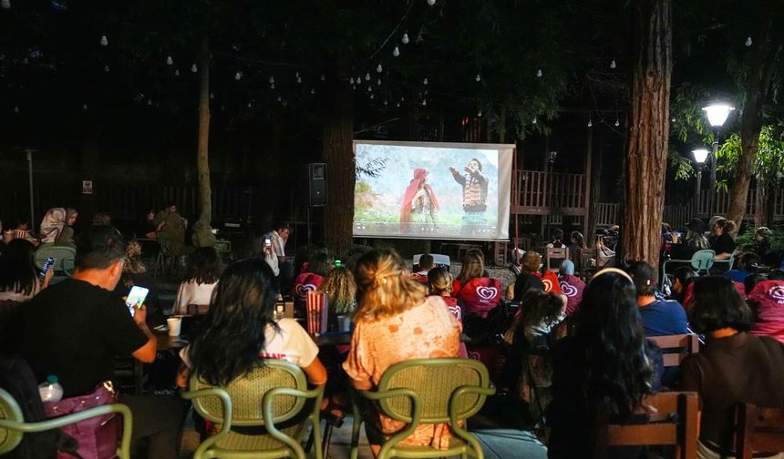 ORTAHİSAR’DA ‘GECE SİNEMASI’YLA NOSTALJİ DOLU AKŞAMLAR BAŞLADI