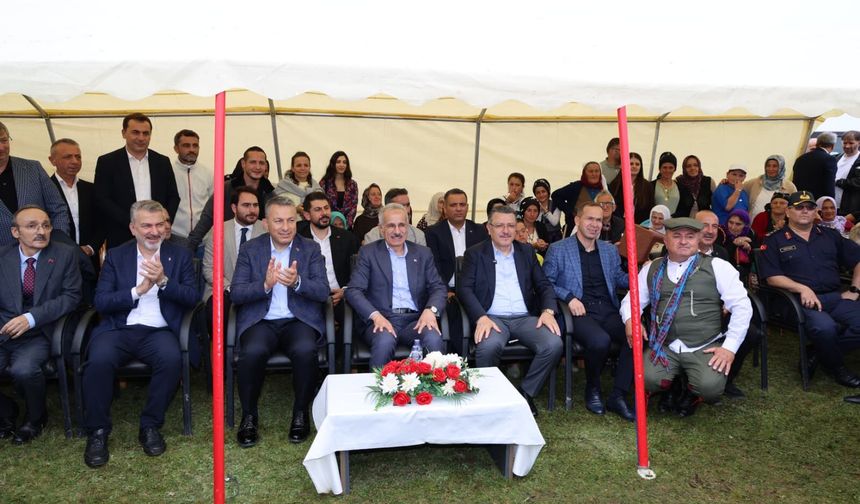 HONEFTER KARDEŞLİĞİN MESAJININ VERİLDİĞİ YERDİR