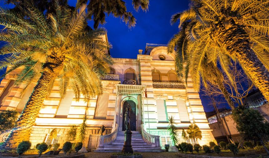 TRABZON MÜZESİ GECE DE YAŞAMALI