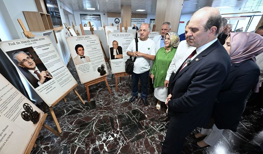 “SANATKÂR VE FİLOZOF MÜSLÜMAN HEKİMLER” SERGİSİ AÇILDI