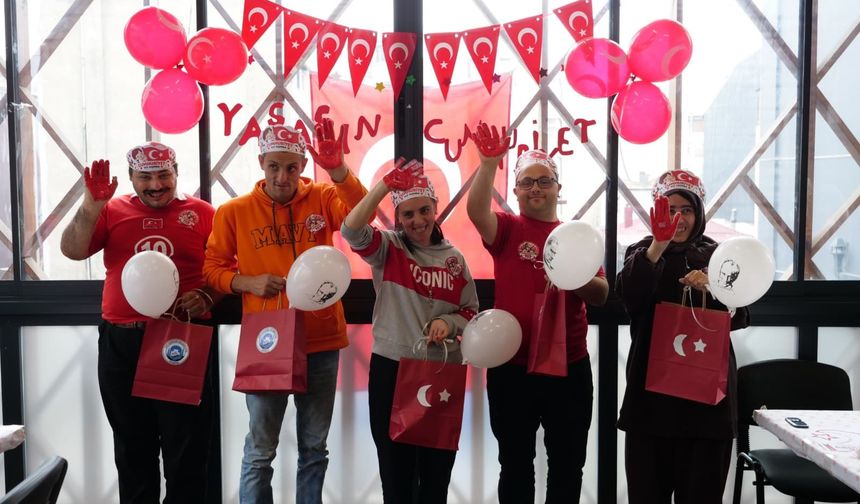 ENGELLERİ KALDIRAN CUMHURİYET BAYRAMI KUTLAMASI