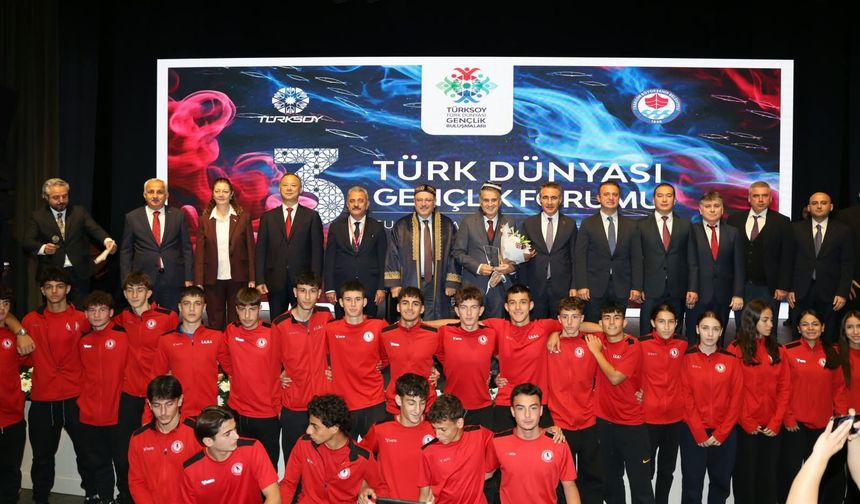 TÜRK DÜNYASI'NIN GENÇLERİ TRABZON’DA BULUŞTU