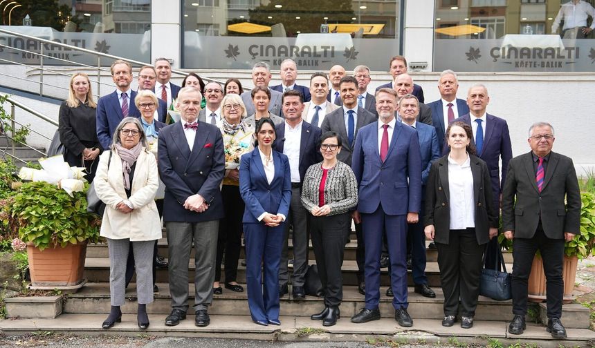 BAŞKAN KAYA, BÜYÜKELÇİLERİN SORULARINI CEVAPLANDIRDI
