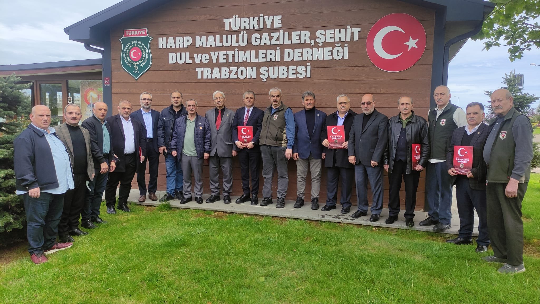 ŞEHİT AİLELERİ, GAZİLER VE MUHTARLAR AYNI MASADA