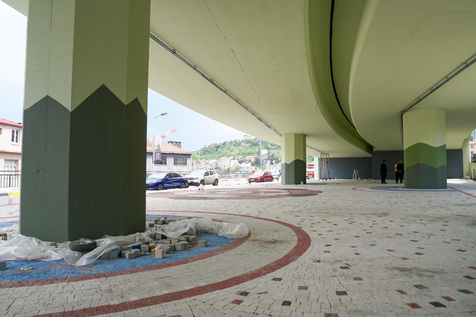 MEYDAN VİYADÜK ALTI MODERN YAŞAM ALANINA DÖNÜŞÜYOR