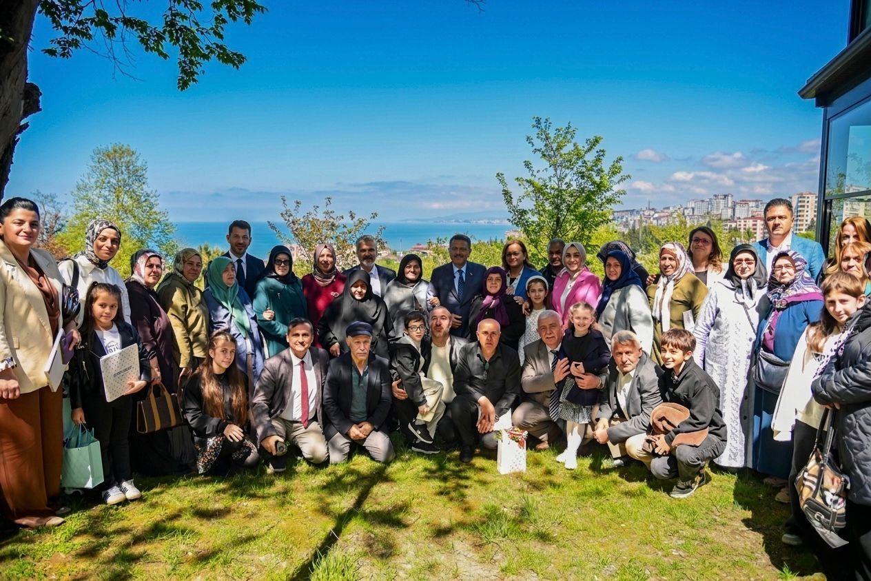ANNELER GÜNÜ’NDE ŞEHİT ANNELERİNİ YALNIZ BIRAKMADI
