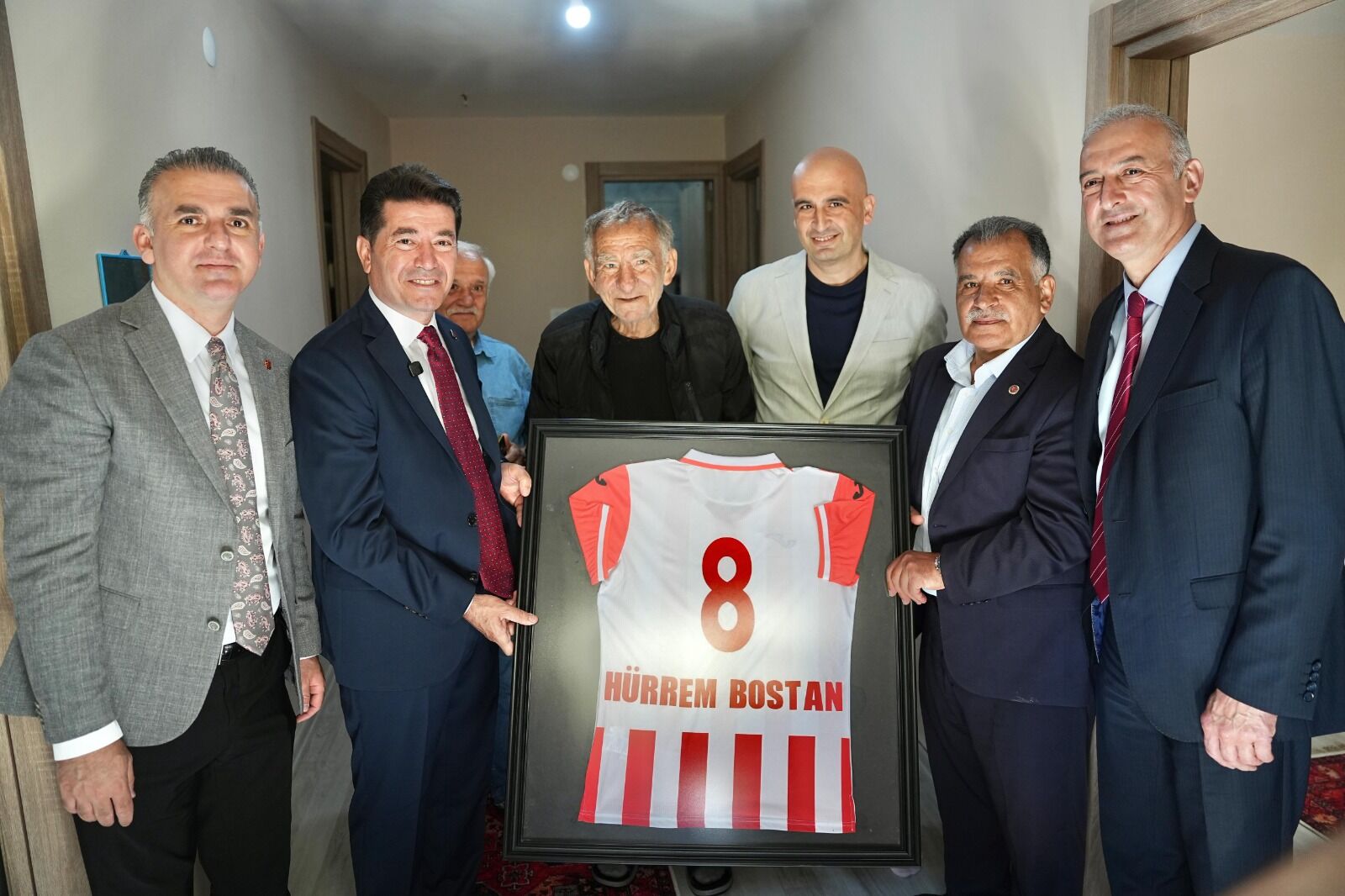 ORTAHİSAR BELEDİYESİ, ESKİ FUTBOLCU HÜRREM BOSTAN’IN EVİNİ YENİLEDİ