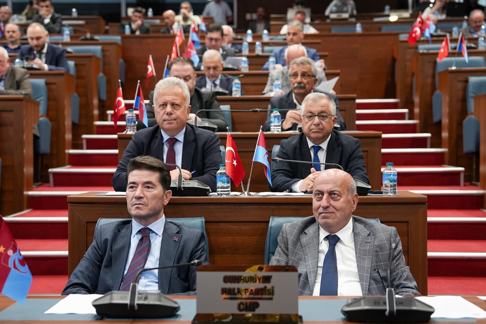ZORLU: “BÜYÜKŞEHİR BELEDİYESİ AŞIRI BORÇLANIYOR, BUNA ‘DUR’ DENİLMELİ”