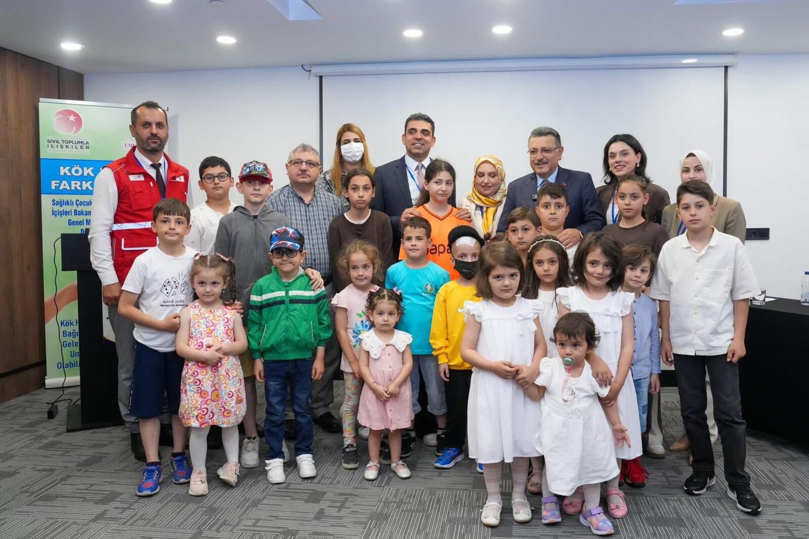 SAĞLIKLI ÇOCUKLAR, MUTLU AİLELER KÖK HÜCRE FARKINDALIĞI SEMİNERİ TRABZON’DA YOĞUN KATILIMLA GERÇEKLEŞTİRİLDİ