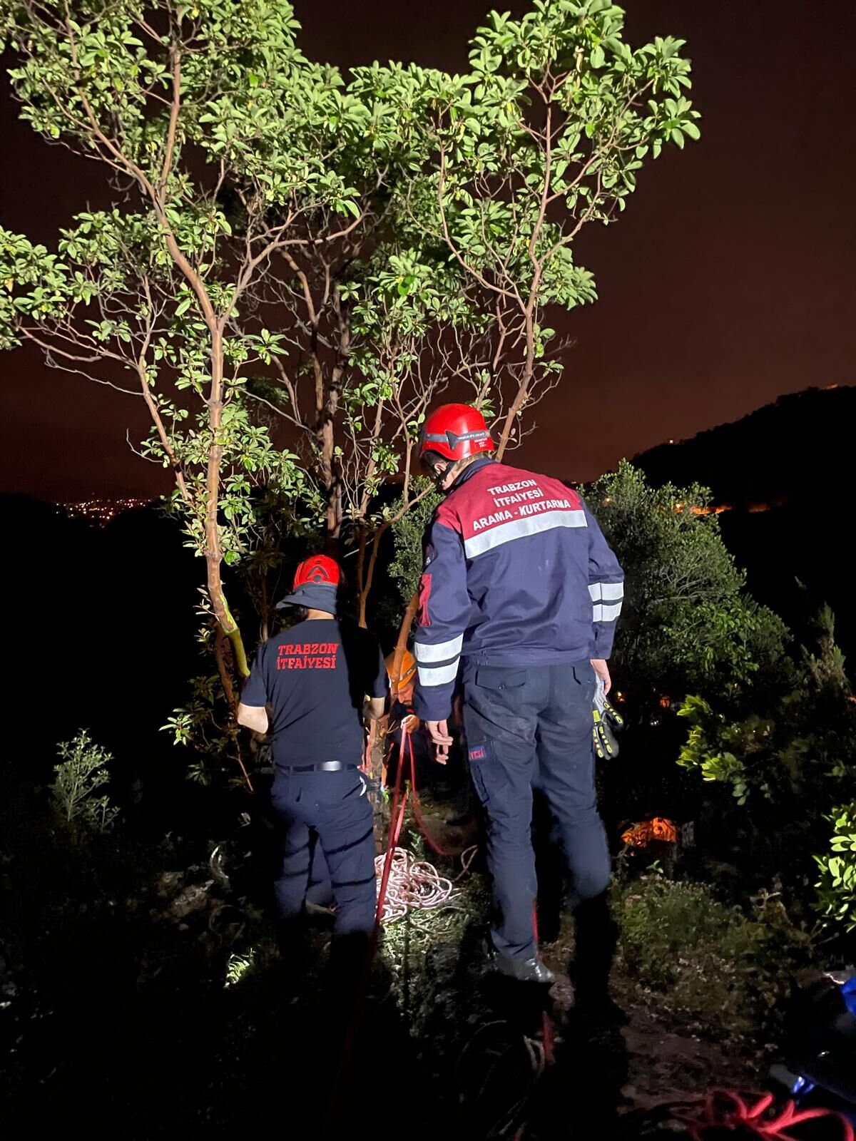İTFAİYE VE AFAD'DAN KURTARMA OPERASYONU