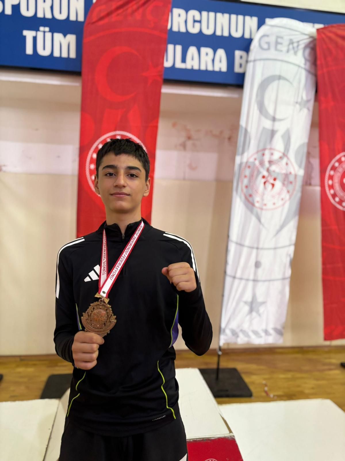 BÜYÜKŞEHİR’İN SPORCULARINDAN ÇANAKKALE’DE GURURLANDIRAN BAŞARI