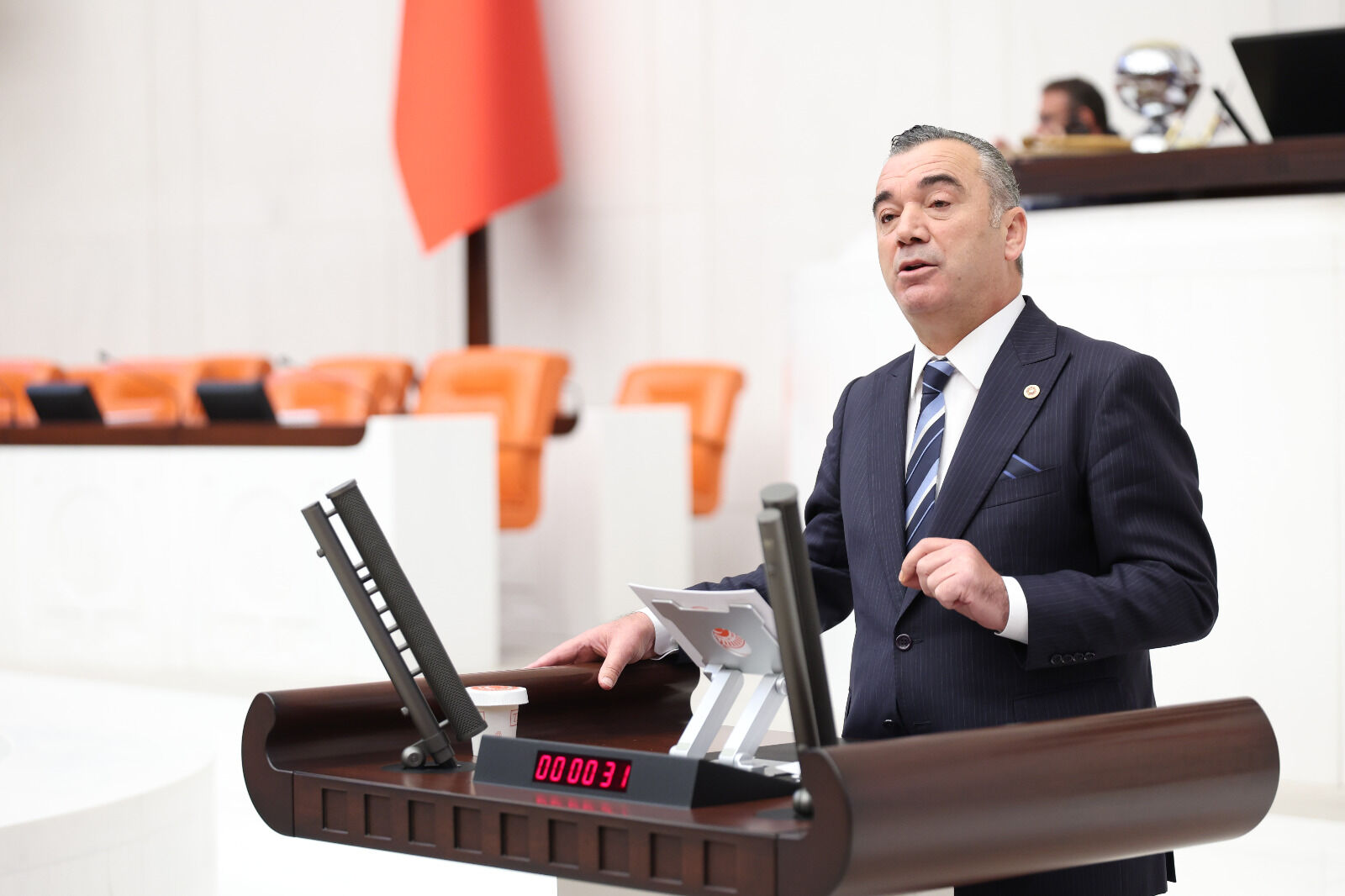 “FINDIK ÜRETİCİSİNİ BU ZARARLIYA EZDİRMEYİN”