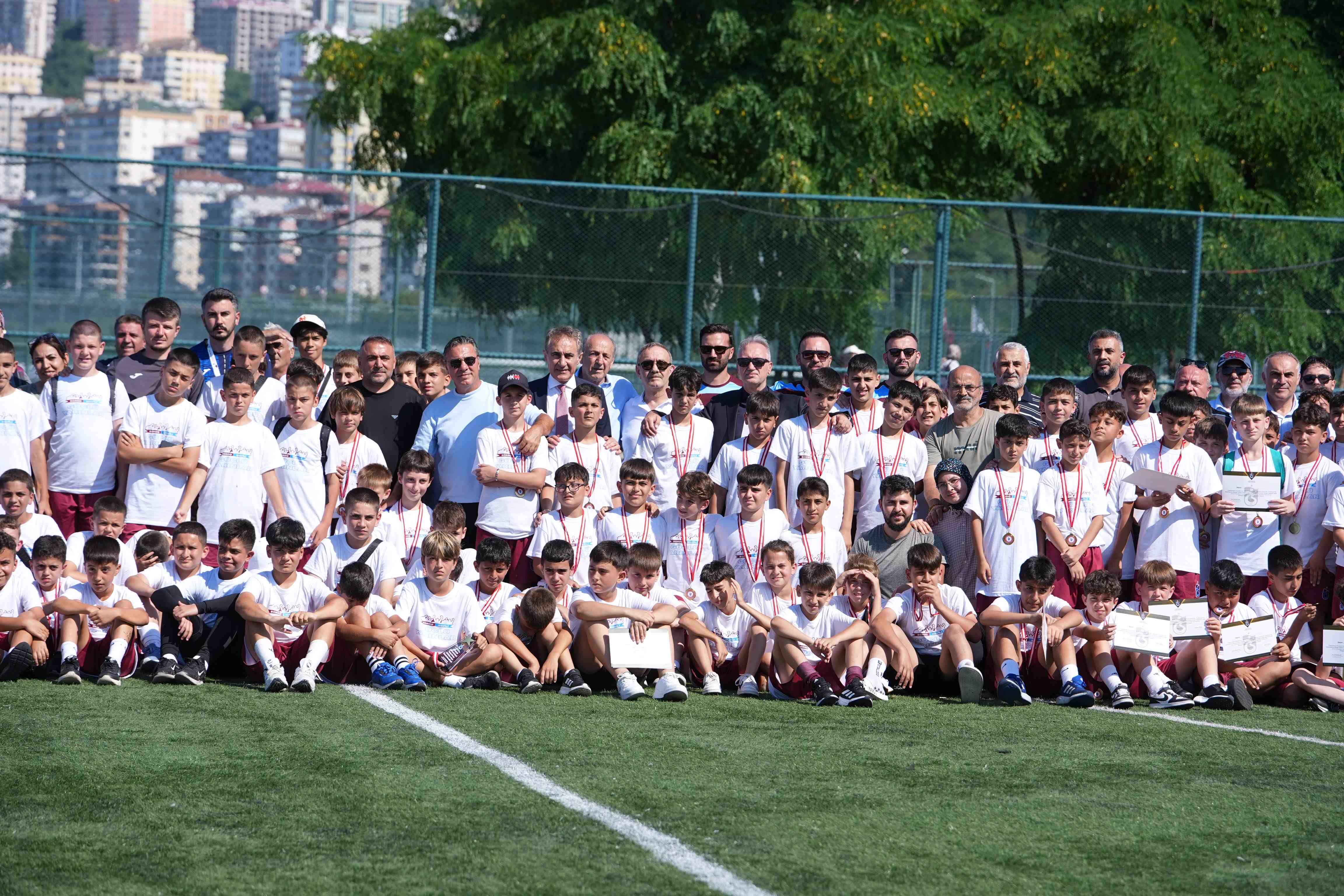 TRABZONSPOR FUTBOL YAZ OKULLARI KAMPI SONA ERDİ