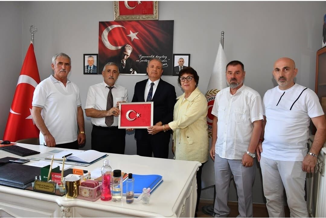 TRABZON İL EMNİYET MÜDÜRÜ ALİ LOĞOĞLU'NDAN POLİS EMEKLİLERİ DERNEĞİ'NE ZİYARET